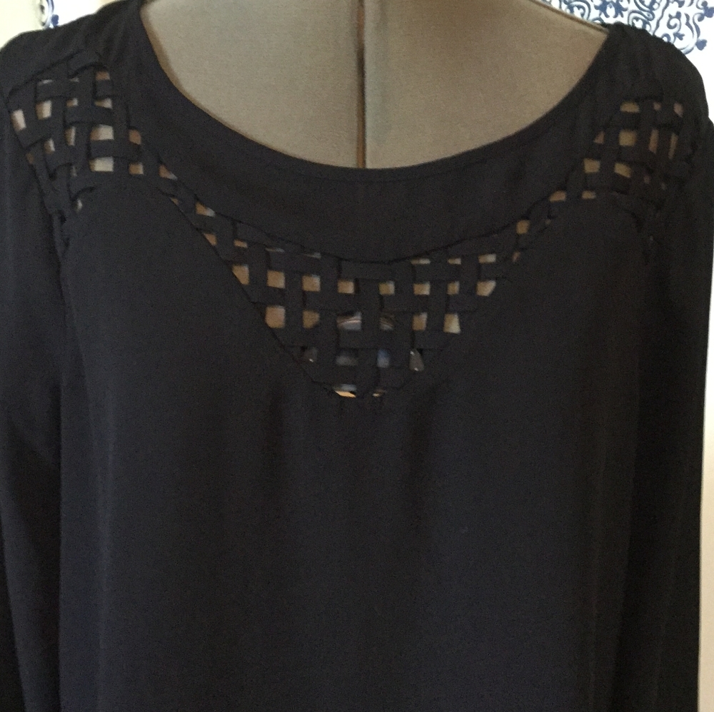 Buckle Brand Business Casual Top